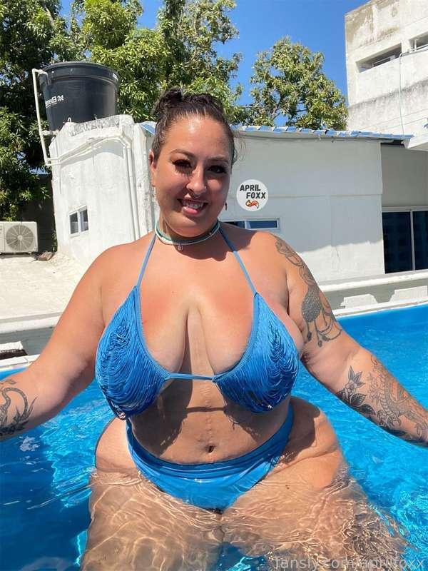let's fuck in the pool

#custom #squirt #sexy #pussy #dildo #bigass #outdoor #fetish #blowjobs 
