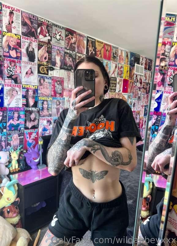 swipe 4 boobies😈