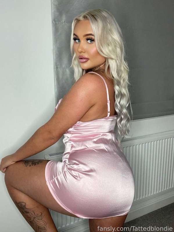 tattedblondie image #0