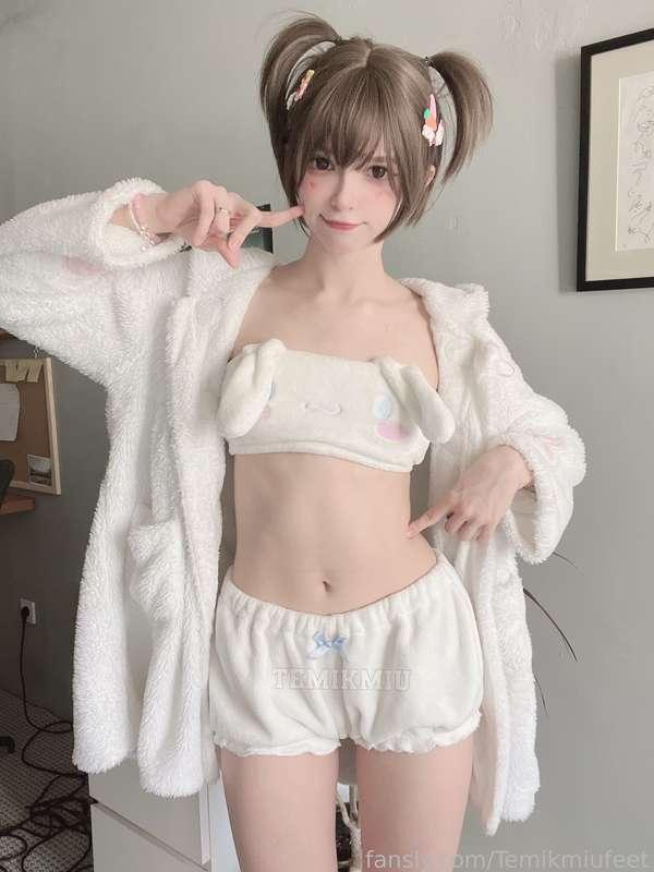 temikmiufeet image #1