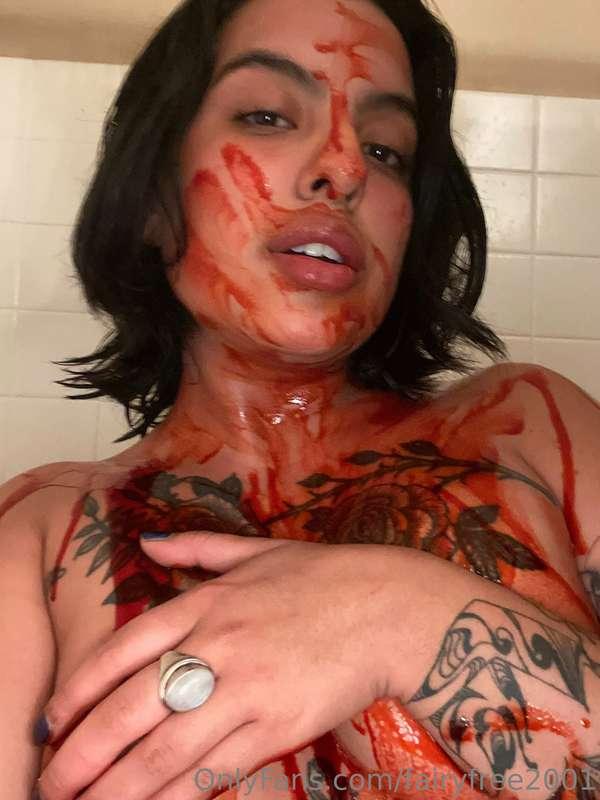 see the rated r pics on my onlyfans @fairybaby2001 (fake 🧛🏽‍..