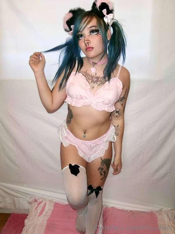 Wore pink again. . .surprised? 😈