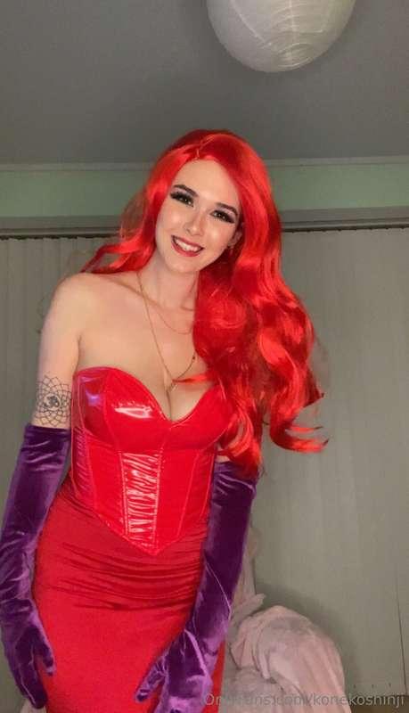 Sneak peak of my Jessica rabbit Halloween cosplay ! There is..