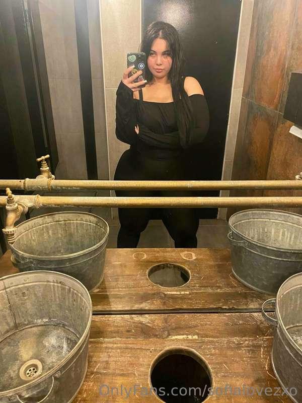 Tip me the size of your cock in inches and get a surprise in..