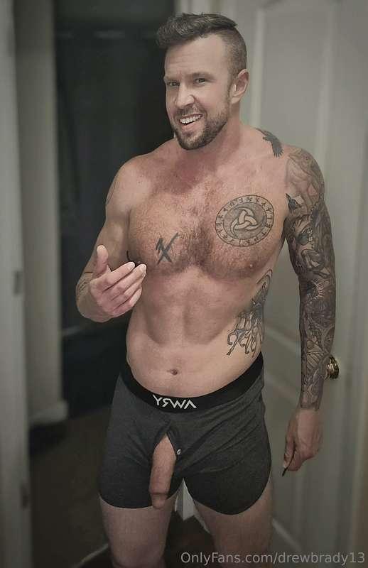 Wanna hang out while I'm hanging out? Or do you prefer the n..
