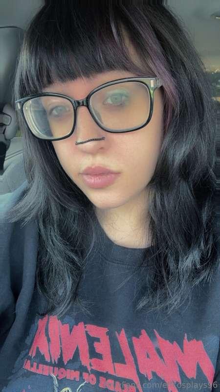 Just here to say got my hair redyed today and I look good :)