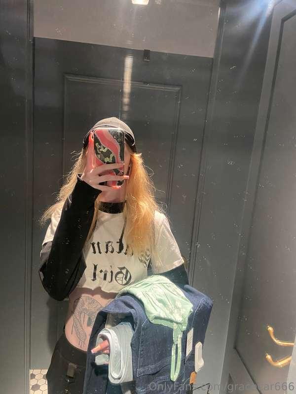 lilreddriderrr image #1