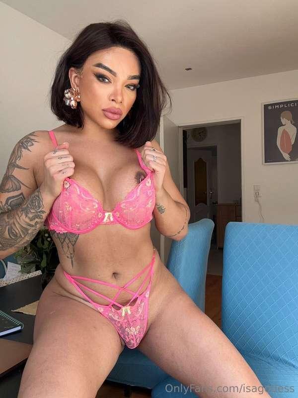 Guess which outfit is my favorite, if you find it you win a ..