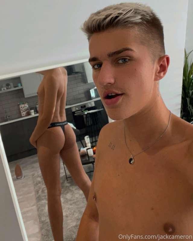 should i post some more ass/hole videos ??🙊😈