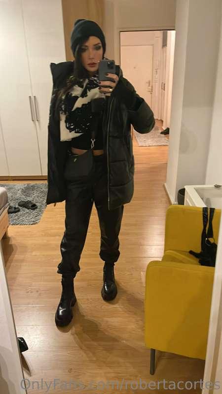 Happy Valentine’s Day , last days in Berlin ! Anyone who can..