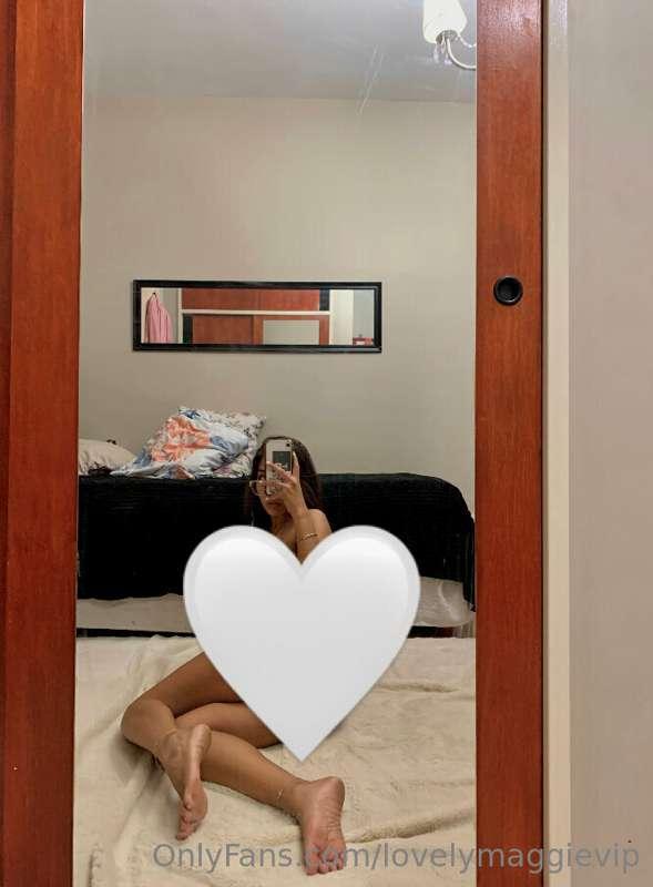 Let’s chat babe 😘…I know you’re curious to SEE 👀 more of me ..