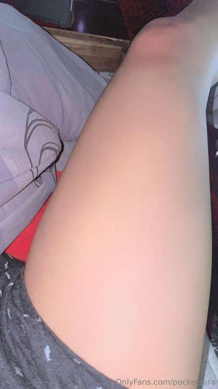 te gustan mis muslos? 🫣🩵💦 apretables cierto? :3 te gustaría ..