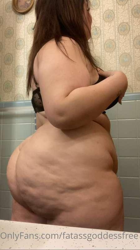 Big booty dimples 
