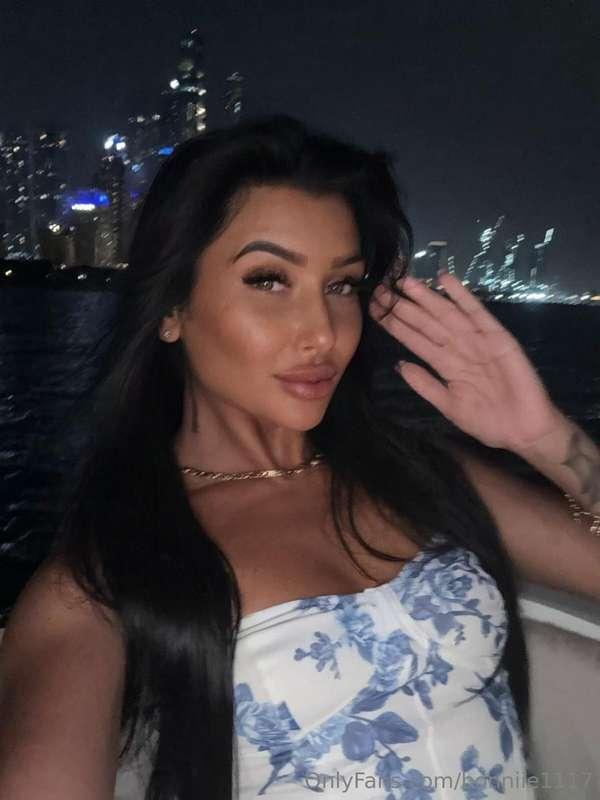 te pontosan tudod, hogy engem akarsz látni meztelenülés most..