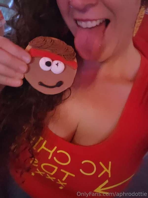I mean, Mahomes isn't looking great, in cookie form or real ..