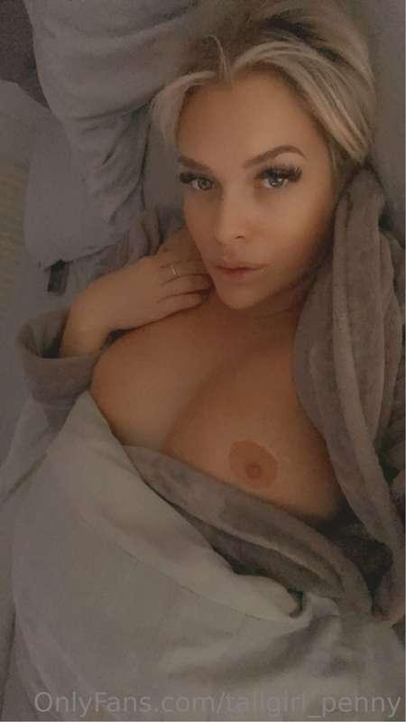 Sunday lay in … wish I had some one her with me to eat my pu..