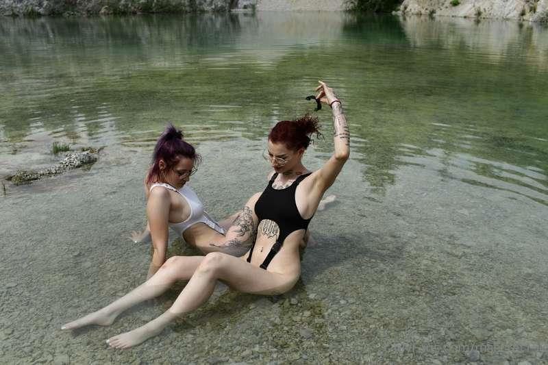 I like it when she's wet @diabloxgoddess