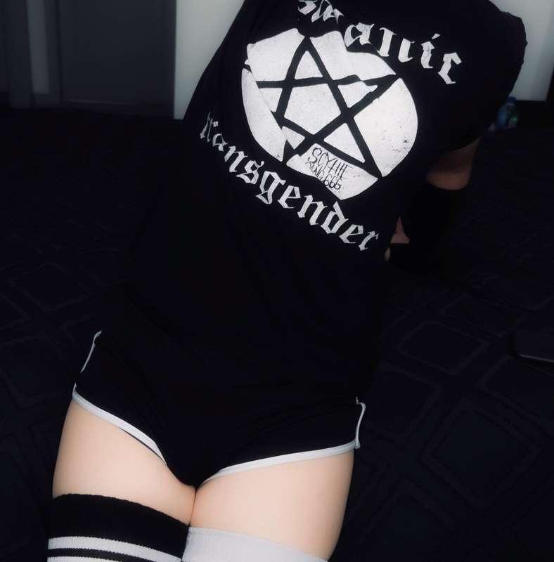 Here's some pictures I took the other day ^^