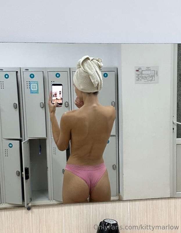 Just a little bit of booty for your feed 🍑🎀