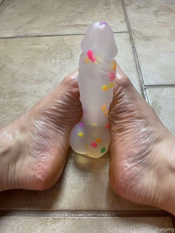 Look how wet and inviting my soles are