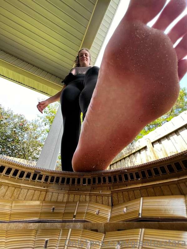 HEELllooooo down there! I love being able to crush an entire..