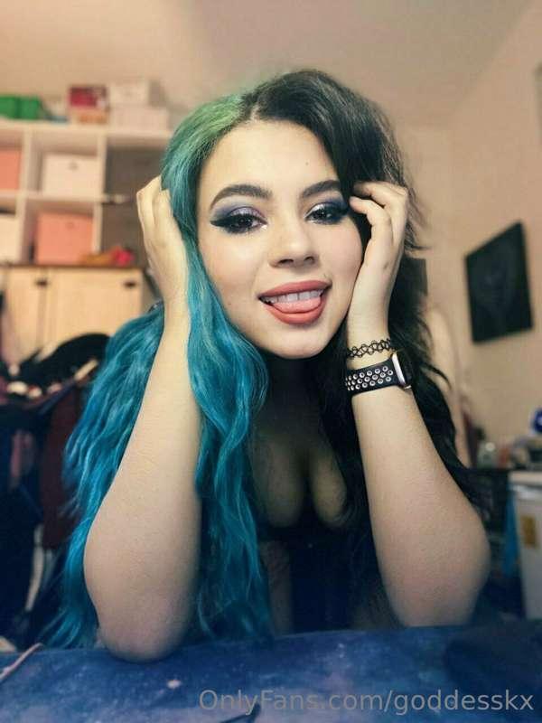 (24h) Single, horny, and ONLINE ✅ 
@taylorhenriesfree
#ad