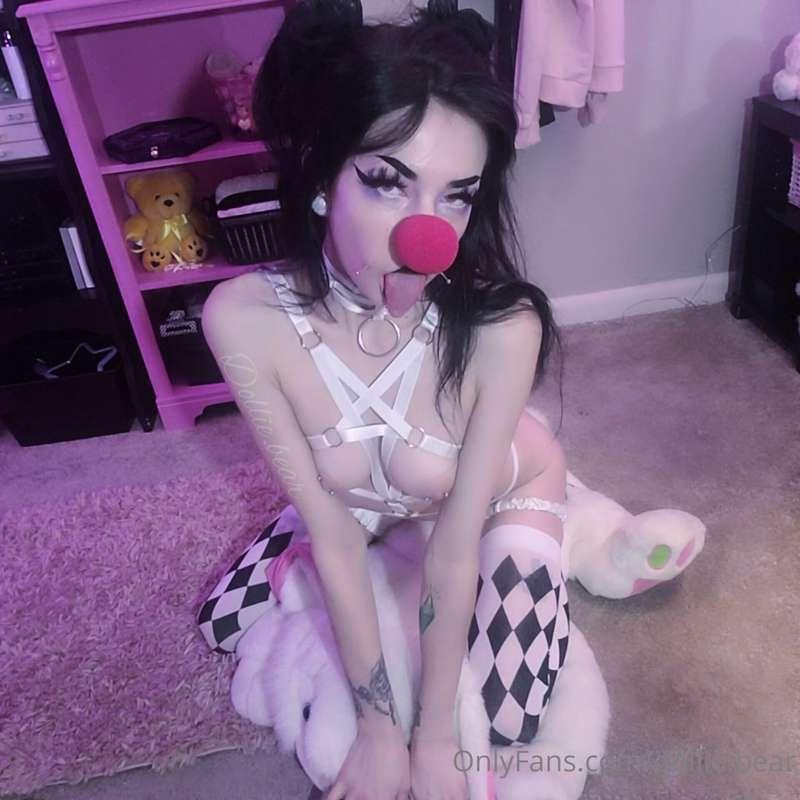 😝🤡