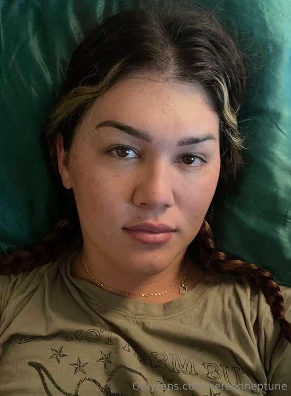 tell me good morning in my dms 💜