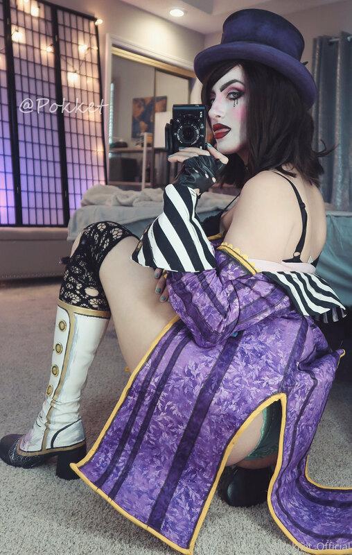 I heard you like Moxxi.

WELL some of you for sure, right?!
..