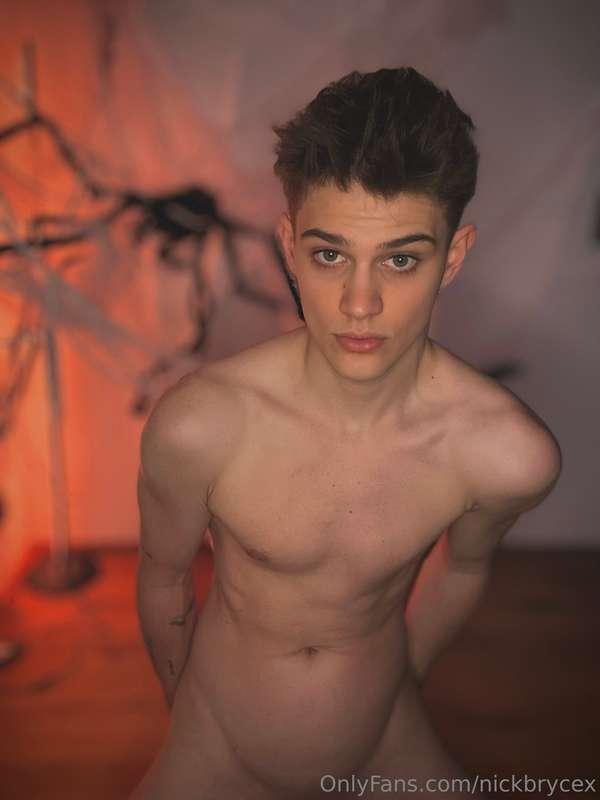 I k ow you want to see my dick😝
