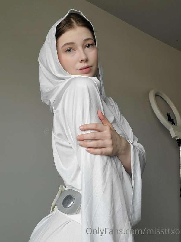 New princess leia cosplays coming soon.. swipe to see Leia t..