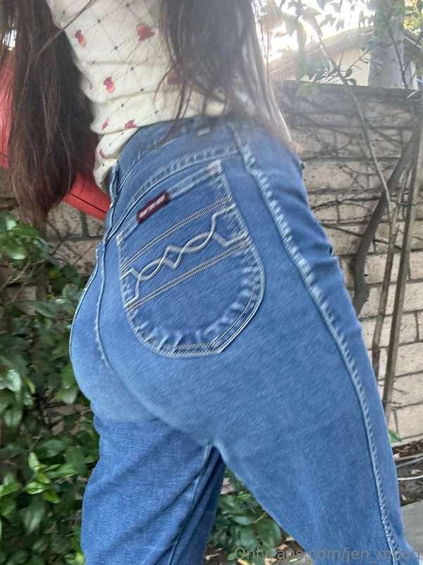 there might be a little bit of room for you in these jeans ;..