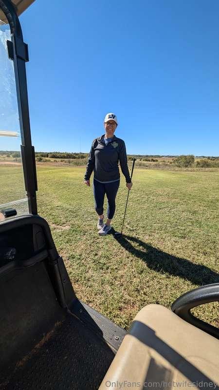 Lazy Sunday, golfed this morning, mom shit, then cocktails t..