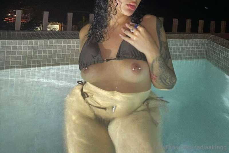 how fast do you think you could take this bikini off of me?😇