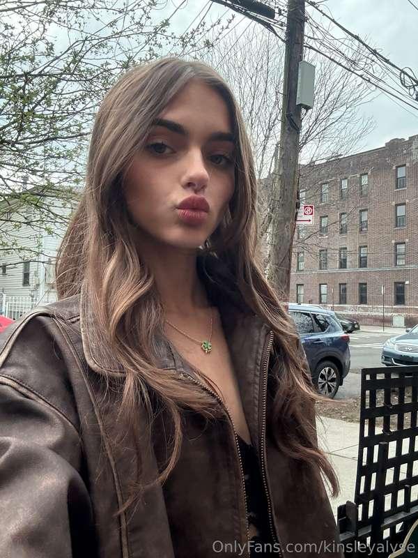 bet you’ve been thinking about these lips 💋