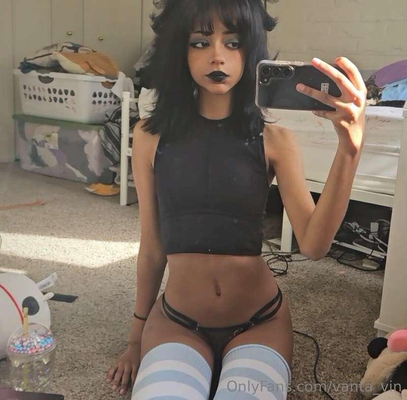 INFUCKING LOVE THESE SOCKS AAAAH