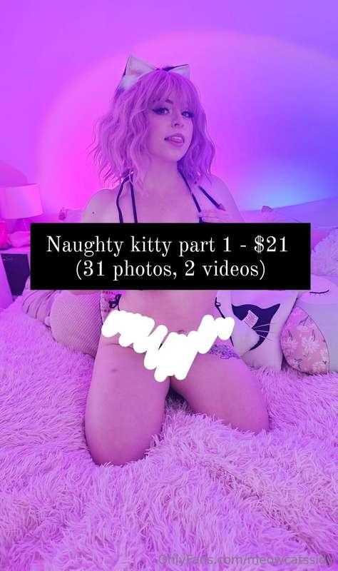 This kitty has been waiting for you all day long. 🥵