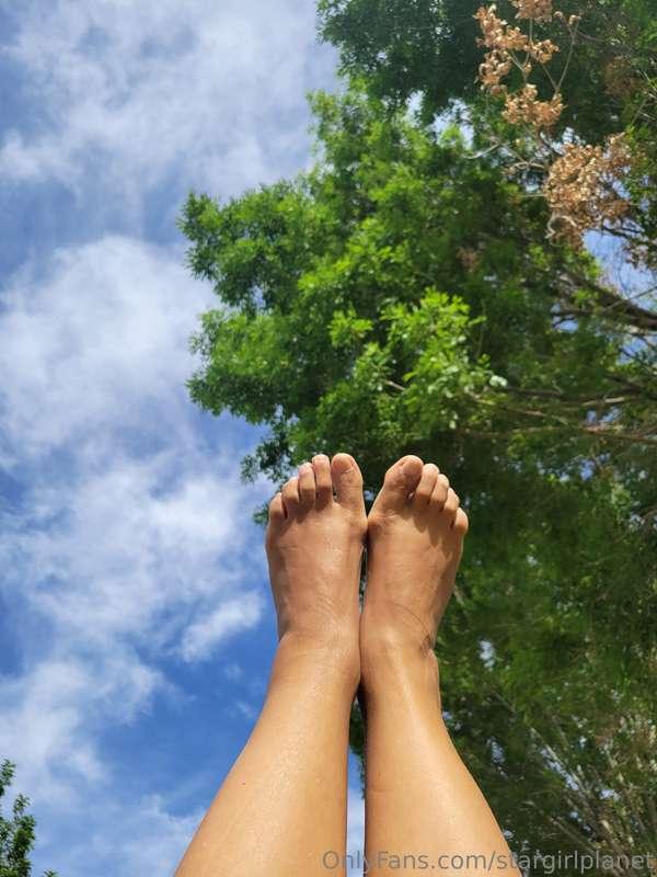 Playing Footsies with Myself Stretching Out on the Grass 🍃🌱💚..