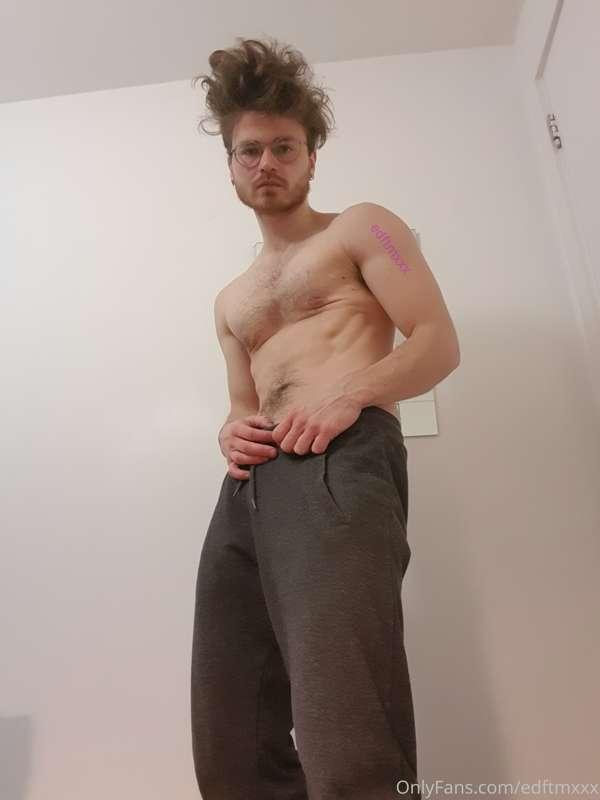 Need a haircut and reeeally missing the gym 😥 who's gonna be..