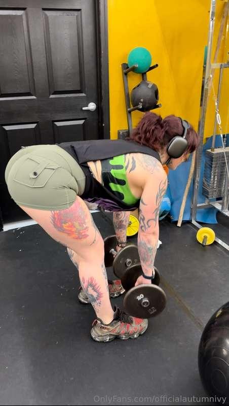 *SFW WORKOUT WEDNESDAY* Subs at @xxautumnivyxx get these FRE..