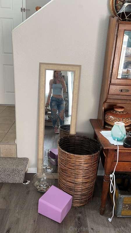 Don’t stare too long… or do.🥰
