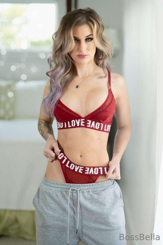 I love this outfit.  Not that you care, but it's so comfy an..