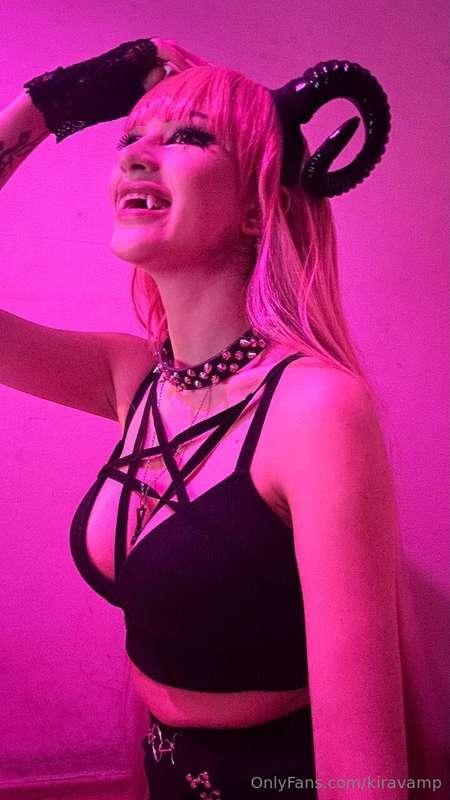 Every day is a new image!😈 This image looks sexually terrify..