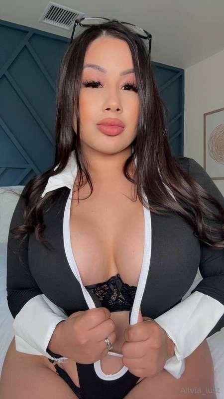 Pencils up if you’re already hard for me😈