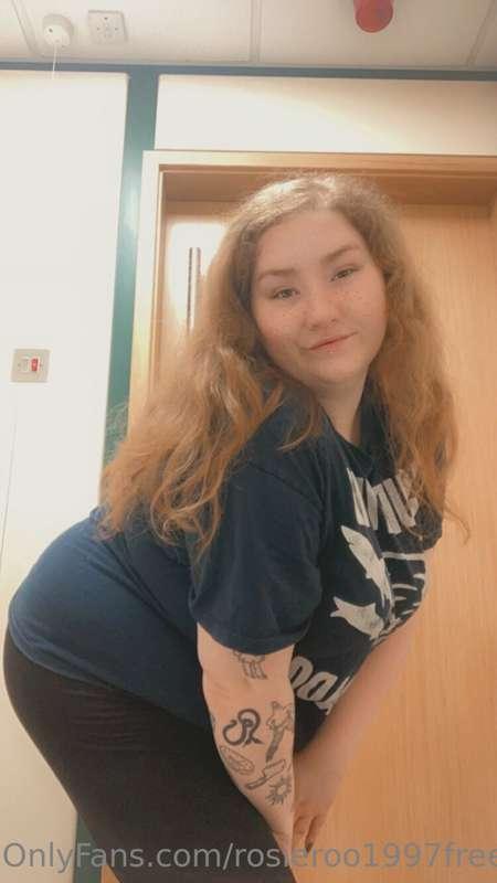 Todays panty and titty pics over on @rosieroo1997 😜