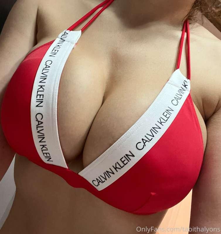 Thank you to the lovely OnlyFan who sent me this bikini top ..
