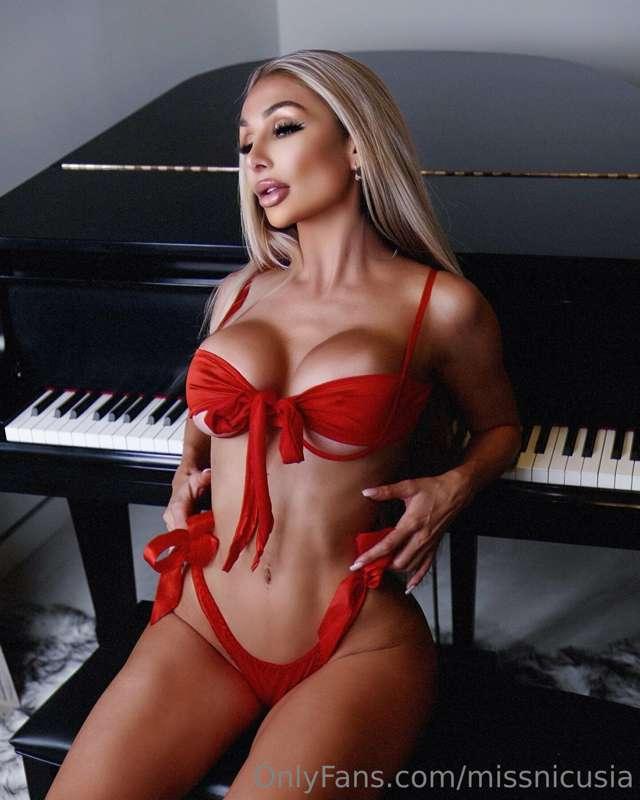 More from this look in your dms 🎀