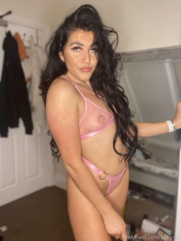 Wanna watch me take them off? 👅