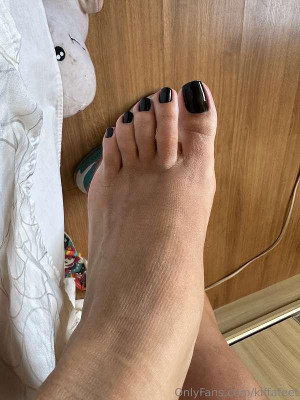 Sweaty feet after gym