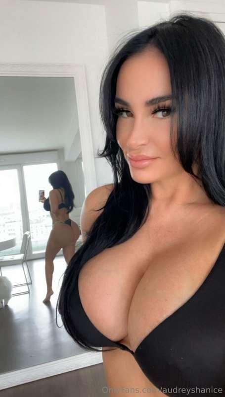 let's start this month horny, shall we?💦